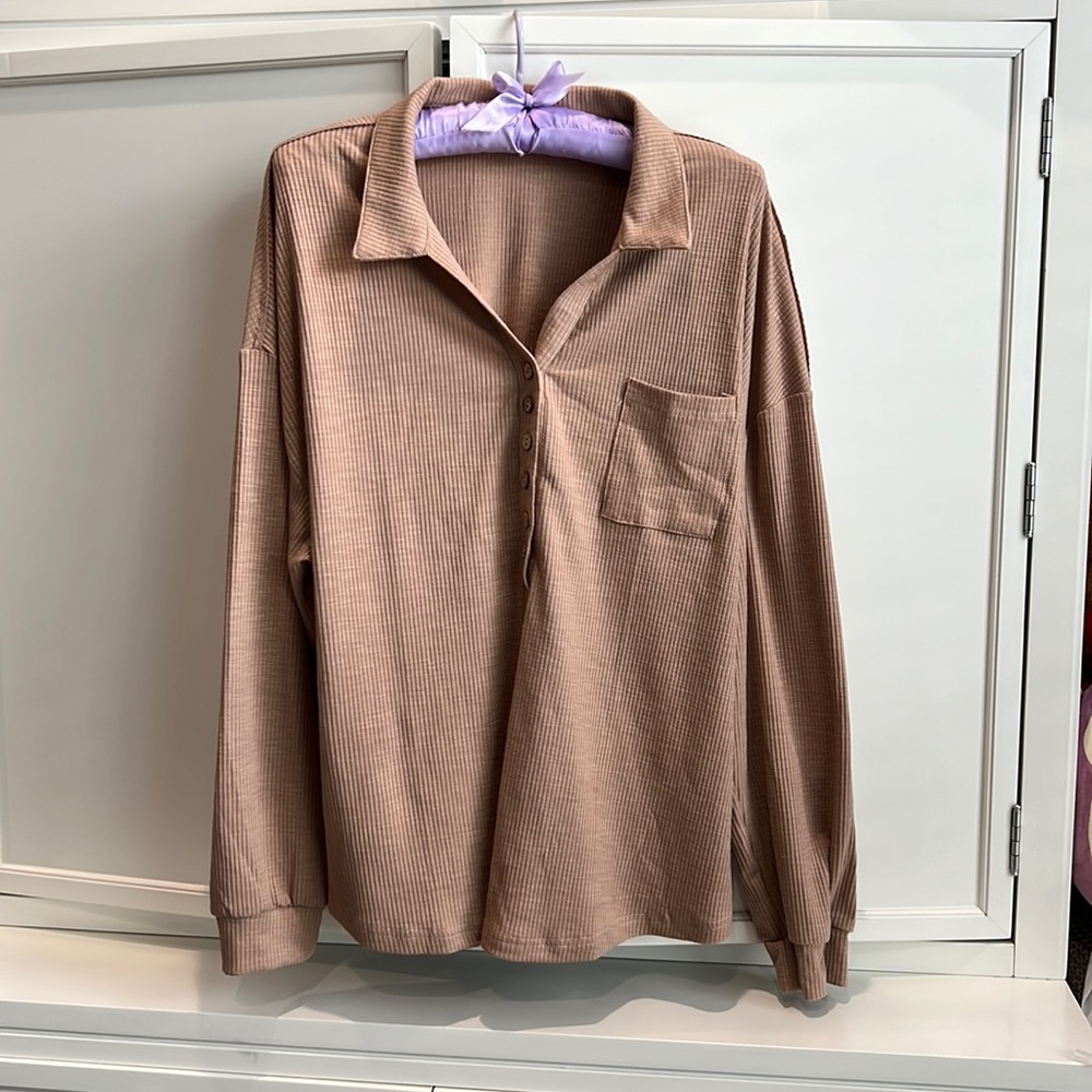 Miss Sparkling V-Neck top, size Large